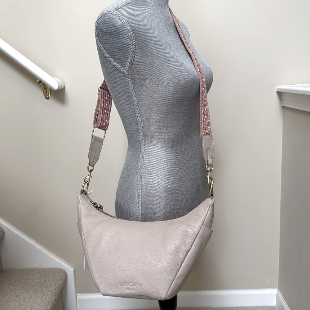 - New Lucky Brand Tan crossbody bag. Outside has snap pocket  & LUCKY BRAN… - Picture 8 of 16